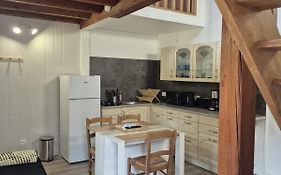 Maison chaleureuse et calme avec parking à Pouzauges